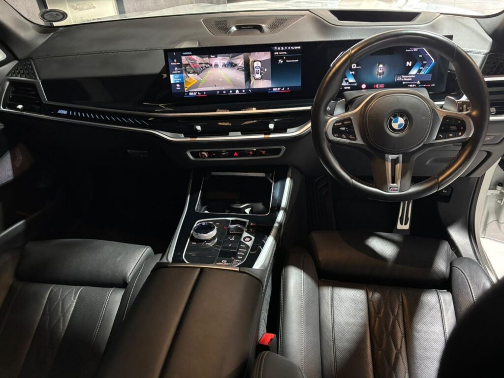 2023 BMW X5 M60i