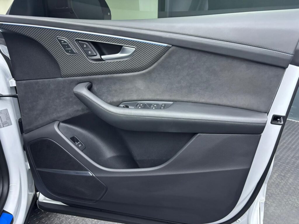 2025 Audi RSQ8 Quattro Performance