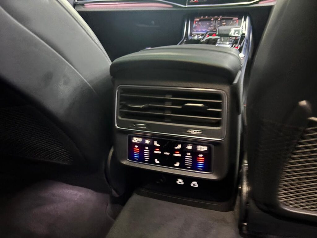 2025 Audi RSQ8 Quattro Performance