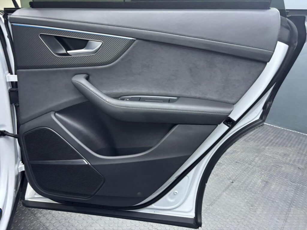 2025 Audi RSQ8 Quattro Performance