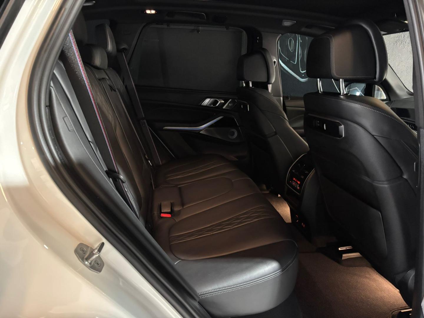 2023 BMW X5 M60i