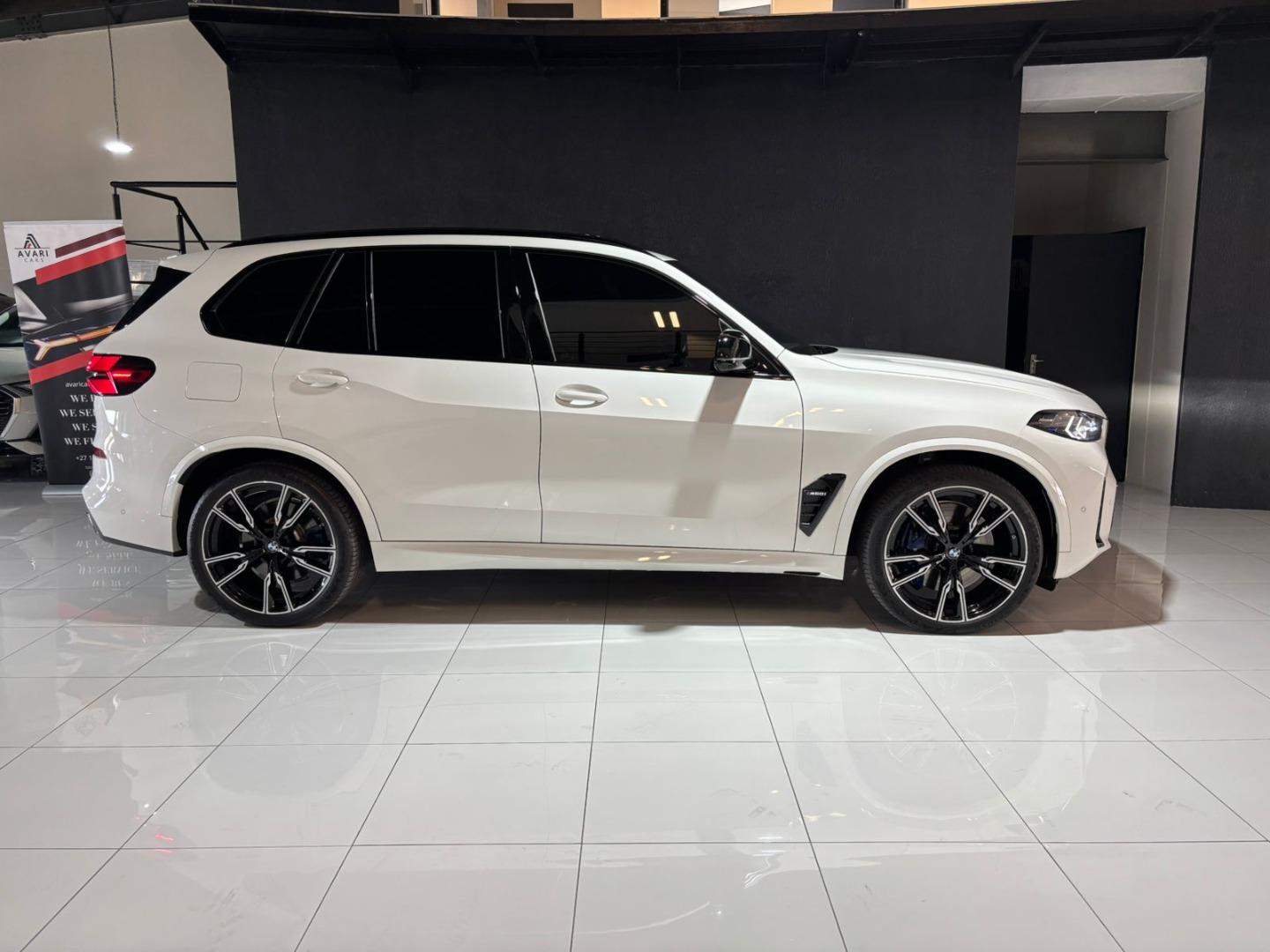 2023 BMW X5 M60i