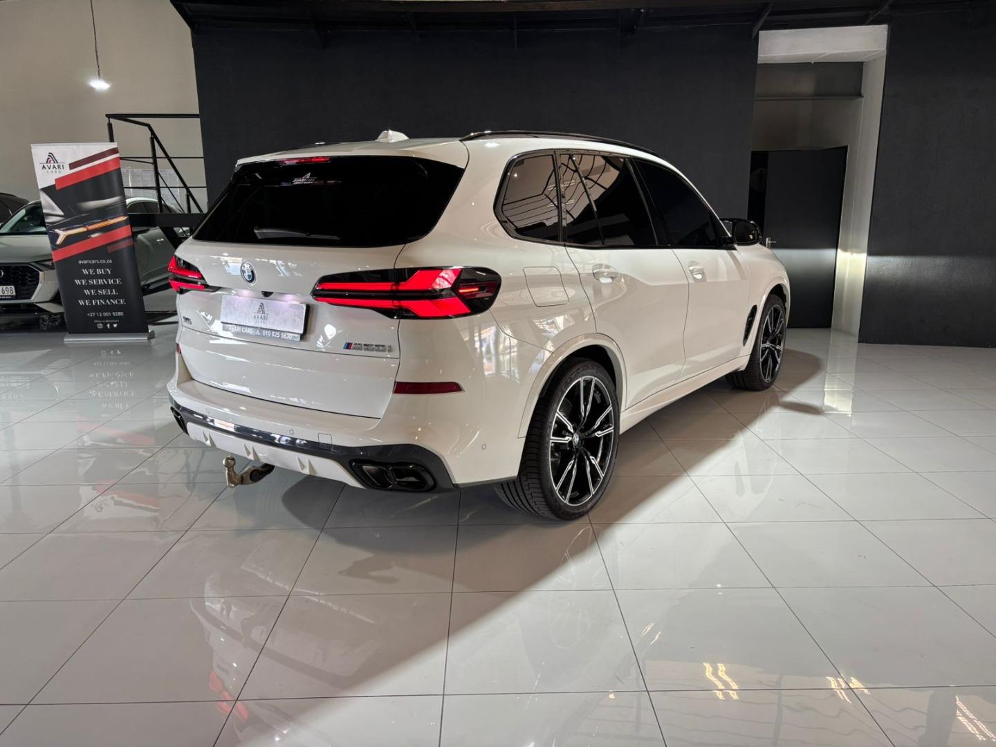2023 BMW X5 M60i