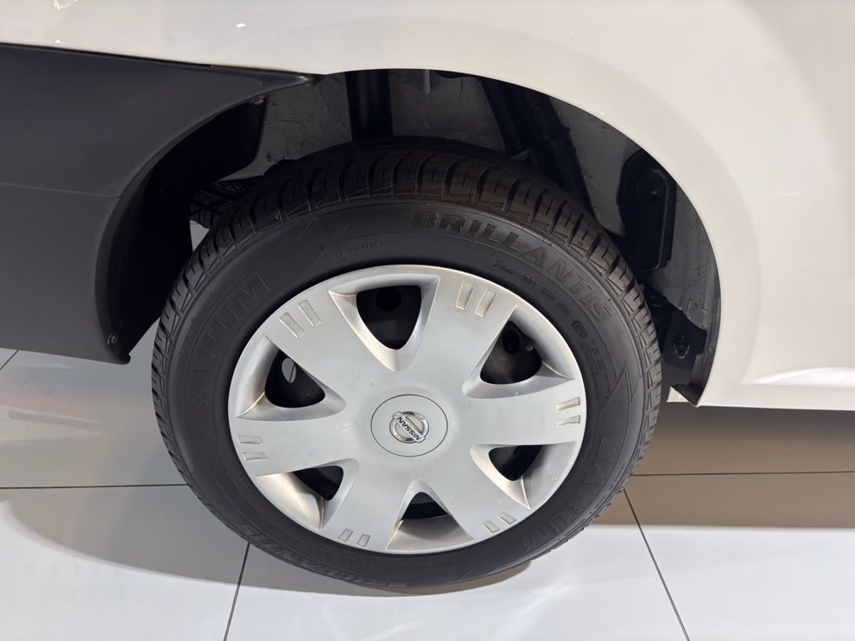 2024 Nissan NP200