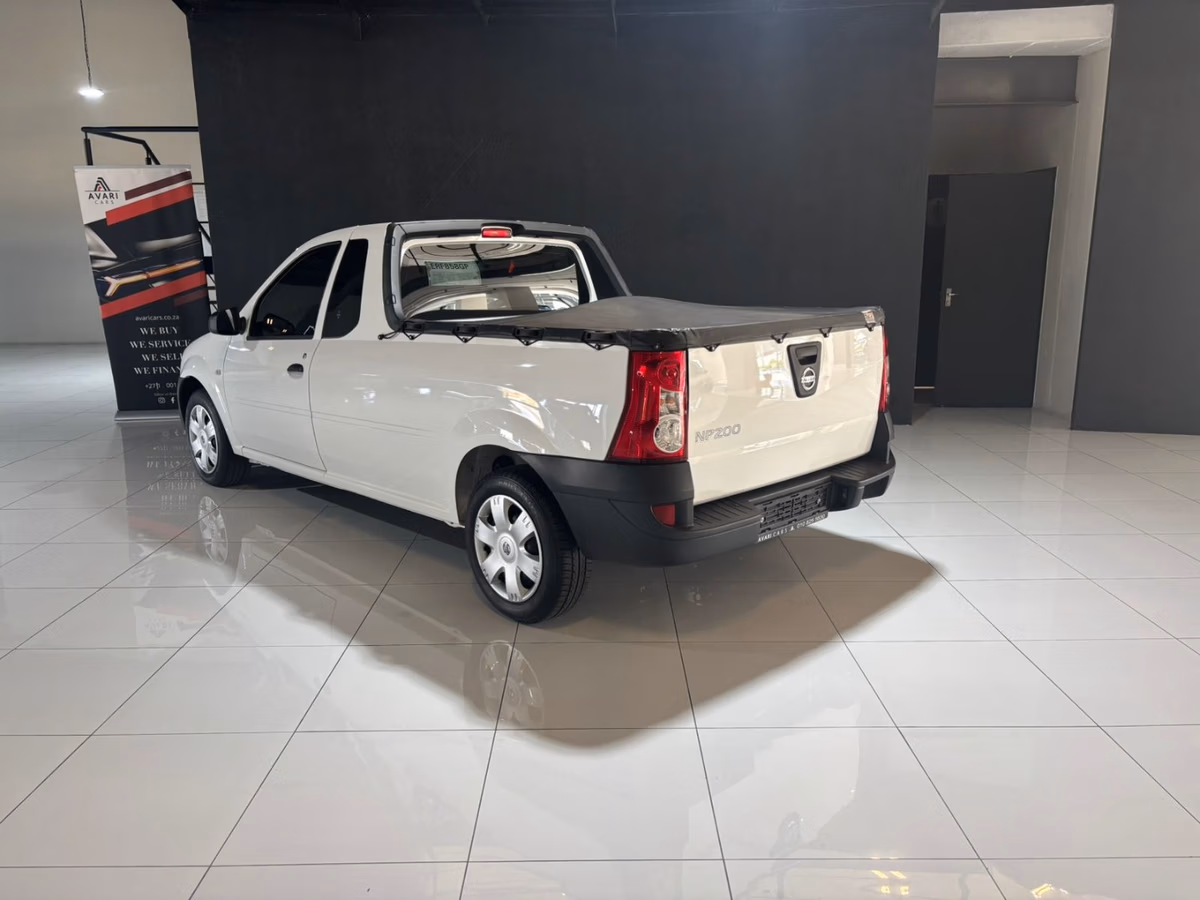 2024 Nissan NP200