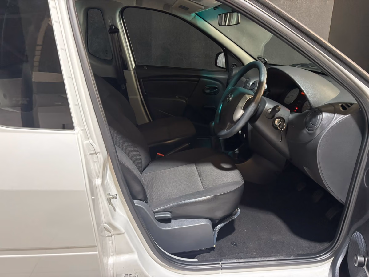 2024 Nissan NP200